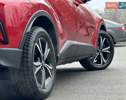 Красный Тойота C-HR, объемом двигателя 1.2 л и пробегом 59 тыс. км за 23900 $, фото 29 на Automoto.ua
