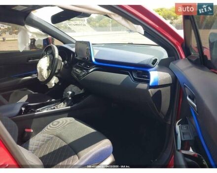 Червоний Тойота C-HR, об'ємом двигуна 2 л та пробігом 79 тис. км за 17500 $, фото 6 на Automoto.ua
