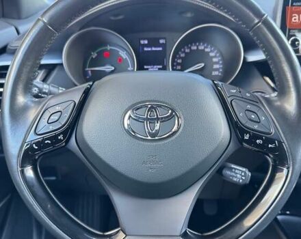 Красный Тойота C-HR, объемом двигателя 1.99 л и пробегом 69 тыс. км за 27493 $, фото 11 на Automoto.ua