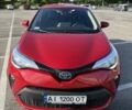 Красный Тойота C-HR, объемом двигателя 1.8 л и пробегом 80 тыс. км за 25000 $, фото 1 на Automoto.ua