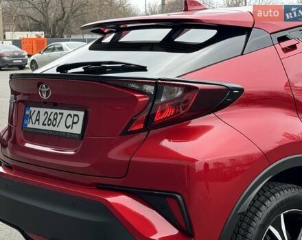 Красный Тойота C-HR, объемом двигателя 1.2 л и пробегом 59 тыс. км за 23900 $, фото 25 на Automoto.ua
