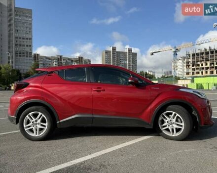 Красный Тойота C-HR, объемом двигателя 1.8 л и пробегом 80 тыс. км за 25000 $, фото 4 на Automoto.ua