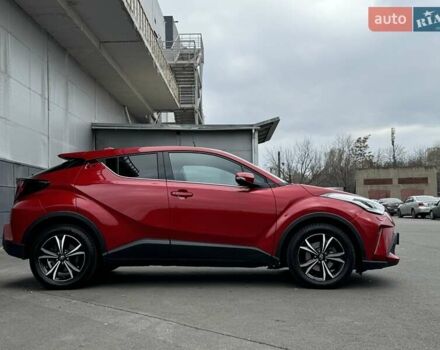 Красный Тойота C-HR, объемом двигателя 1.2 л и пробегом 59 тыс. км за 23900 $, фото 91 на Automoto.ua