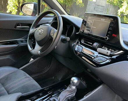 Красный Тойота C-HR, объемом двигателя 1.99 л и пробегом 44 тыс. км за 33500 $, фото 13 на Automoto.ua