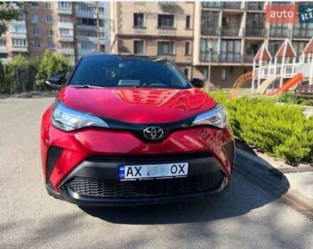 Красный Тойота C-HR, объемом двигателя 1.99 л и пробегом 40 тыс. км за 22000 $, фото 2 на Automoto.ua