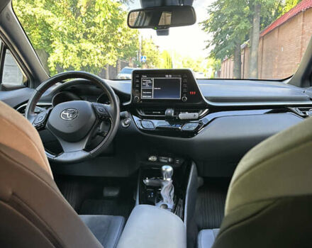 Красный Тойота C-HR, объемом двигателя 1.99 л и пробегом 44 тыс. км за 33500 $, фото 11 на Automoto.ua