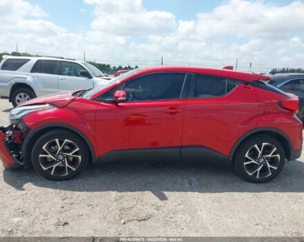 Красный Тойота C-HR, объемом двигателя 2 л и пробегом 80 тыс. км за 17500 $, фото 3 на Automoto.ua