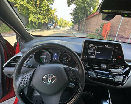 Красный Тойота C-HR, объемом двигателя 1.99 л и пробегом 44 тыс. км за 33500 $, фото 14 на Automoto.ua