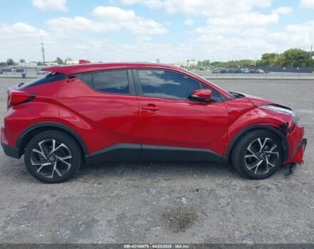 Красный Тойота C-HR, объемом двигателя 2 л и пробегом 80 тыс. км за 17500 $, фото 4 на Automoto.ua