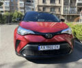 Красный Тойота C-HR, объемом двигателя 1.99 л и пробегом 38 тыс. км за 26000 $, фото 1 на Automoto.ua