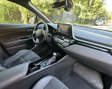 Красный Тойота C-HR, объемом двигателя 1.99 л и пробегом 44 тыс. км за 33500 $, фото 20 на Automoto.ua