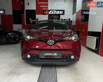 Красный Тойота C-HR, объемом двигателя 1.2 л и пробегом 70 тыс. км за 17000 $, фото 1 на Automoto.ua