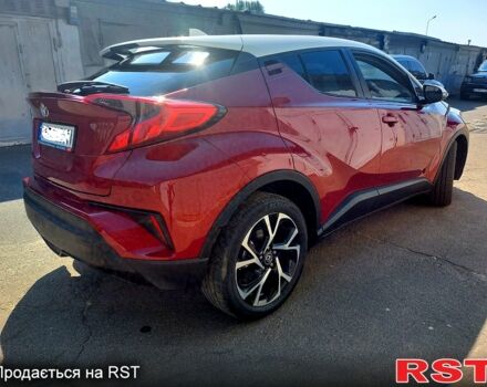 Красный Тойота C-HR, объемом двигателя 2 л и пробегом 77 тыс. км за 19900 $, фото 1 на Automoto.ua