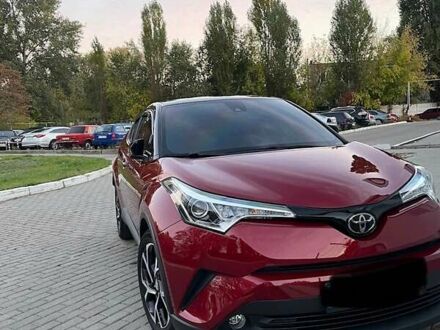 Красный Тойота C-HR, объемом двигателя 1.99 л и пробегом 28 тыс. км за 25500 $, фото 1 на Automoto.ua