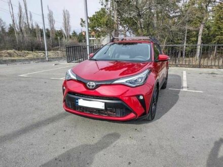 Тойота C-HR 2019 в Киеве на Automoto.ua Красный Тойота C-HR, объемом двигателя 2 л и пробегом 44 тыс. км за 13200 $, фото 1 на Automoto.ua