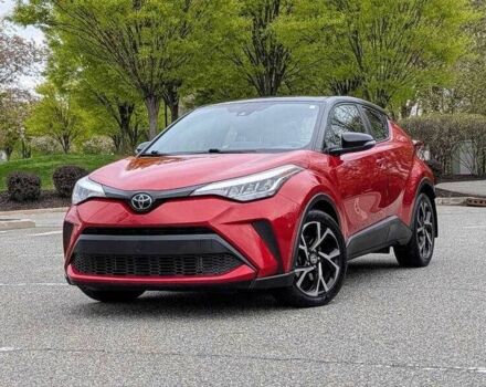 Красный Тойота C-HR, объемом двигателя 2 л и пробегом 176 тыс. км за 5500 $, фото 1 на Automoto.ua