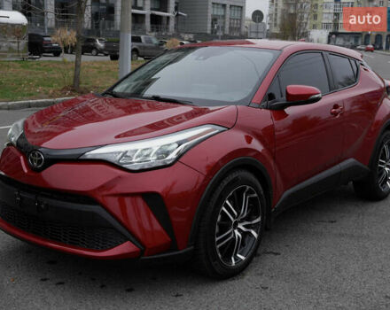 Красный Тойота C-HR, объемом двигателя 2 л и пробегом 73 тыс. км за 18800 $, фото 1 на Automoto.ua