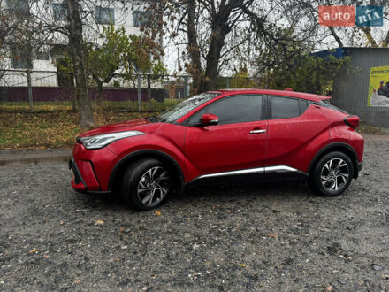 Тойота C-HR 2020 в Валках на Automoto.ua Красный Тойота C-HR, объемом двигателя 2 л и пробегом 38 тыс. км за 22000 $, фото 1 на Automoto.ua