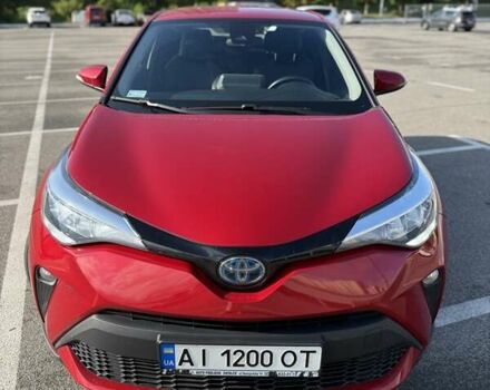 Красный Тойота C-HR, объемом двигателя 1.8 л и пробегом 80 тыс. км за 25000 $, фото 1 на Automoto.ua