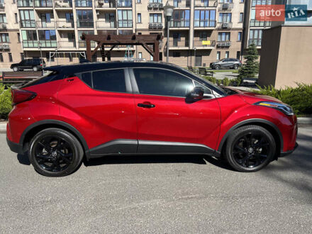 Тойота C-HR 2022 в Харькове на Automoto.ua Красный Тойота C-HR, объемом двигателя 1.99 л и пробегом 38 тыс. км за 26000 $, фото 1 на Automoto.ua