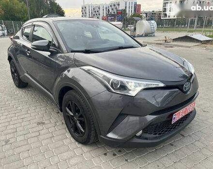 Тойота C-HR, объемом двигателя 1.8 л и пробегом 144 тыс. км за 23500 $, фото 5 на Automoto.ua