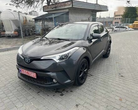 Тойота C-HR, объемом двигателя 1.8 л и пробегом 144 тыс. км за 23500 $, фото 3 на Automoto.ua
