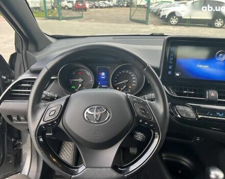 Тойота C-HR, объемом двигателя 1.8 л и пробегом 144 тыс. км за 23500 $, фото 26 на Automoto.ua
