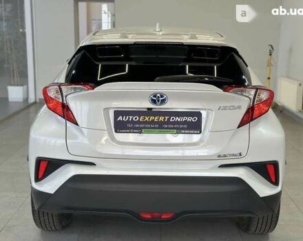 Тойота C-HR, об'ємом двигуна 0 л та пробігом 54 тис. км за 20999 $, фото 10 на Automoto.ua