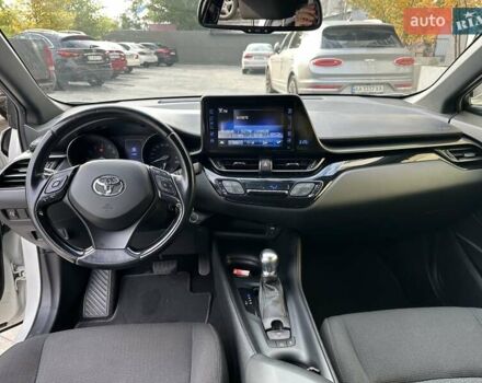 Тойота C-HR, объемом двигателя 1.2 л и пробегом 146 тыс. км за 15700 $, фото 12 на Automoto.ua