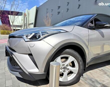 Тойота C-HR, объемом двигателя 1.2 л и пробегом 69 тыс. км за 17990 $, фото 4 на Automoto.ua