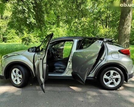 Тойота C-HR, объемом двигателя 1.2 л и пробегом 69 тыс. км за 17990 $, фото 9 на Automoto.ua