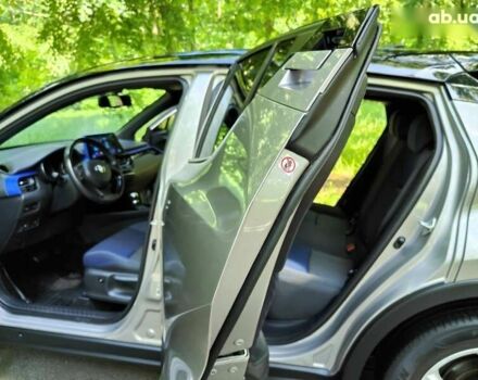 Тойота C-HR, объемом двигателя 1.2 л и пробегом 69 тыс. км за 17990 $, фото 5 на Automoto.ua