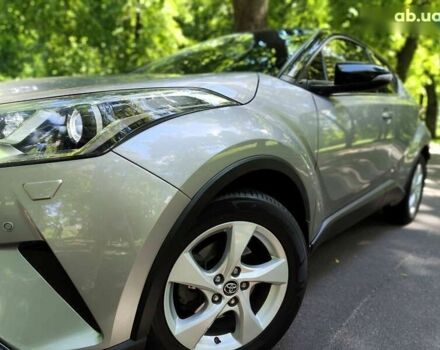Тойота C-HR, объемом двигателя 1.2 л и пробегом 69 тыс. км за 17990 $, фото 1 на Automoto.ua