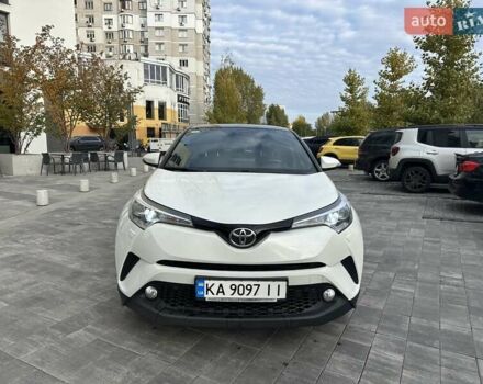 Тойота C-HR, объемом двигателя 1.2 л и пробегом 146 тыс. км за 15700 $, фото 2 на Automoto.ua