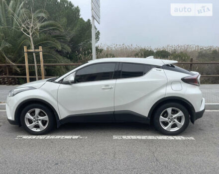 Тойота C-HR, объемом двигателя 1.2 л и пробегом 97 тыс. км за 19500 $, фото 2 на Automoto.ua