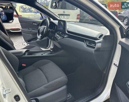 Тойота C-HR, объемом двигателя 1.2 л и пробегом 146 тыс. км за 15700 $, фото 13 на Automoto.ua