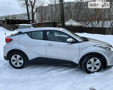 Тойота C-HR, объемом двигателя 1.8 л и пробегом 83 тыс. км за 20000 $, фото 2 на Automoto.ua