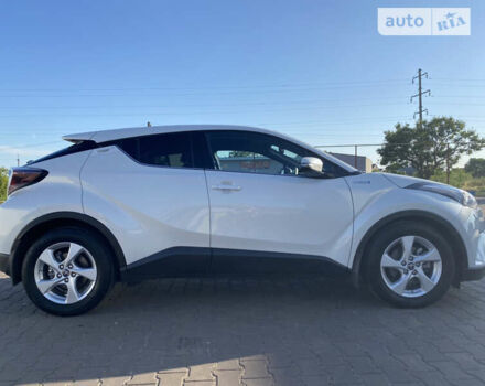 Тойота C-HR, объемом двигателя 1.8 л и пробегом 74 тыс. км за 28000 $, фото 4 на Automoto.ua