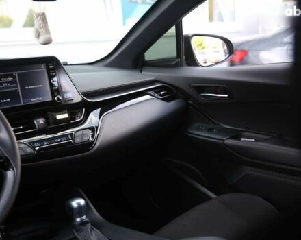 Тойота C-HR 2018 в Киеве на Automoto.ua Тойота C-HR, объемом двигателя 2 л и пробегом 138 тыс. км за 17900 $, фото 14 на Automoto.ua