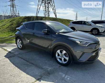 Тойота C-HR, объемом двигателя 1.8 л и пробегом 55 тыс. км за 27600 $, фото 2 на Automoto.ua