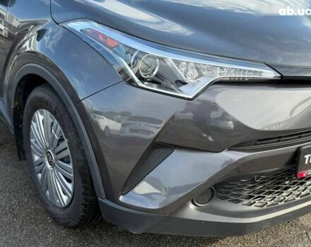 Тойота C-HR, объемом двигателя 2 л и пробегом 93 тыс. км за 17690 $, фото 2 на Automoto.ua