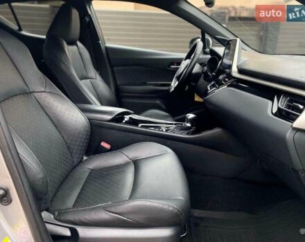 Тойота C-HR, объемом двигателя 1.8 л и пробегом 97 тыс. км за 20700 $, фото 14 на Automoto.ua