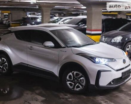 Тойота C-HR, объемом двигателя 0 л и пробегом 16 тыс. км за 22900 $, фото 2 на Automoto.ua