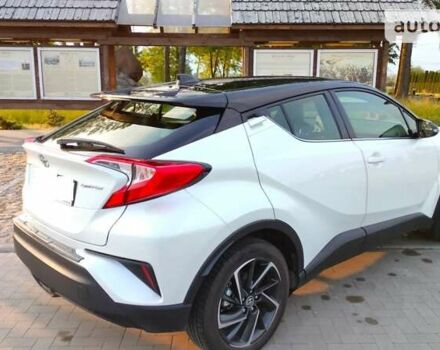 Тойота C-HR, об'ємом двигуна 2 л та пробігом 26 тис. км за 24500 $, фото 3 на Automoto.ua