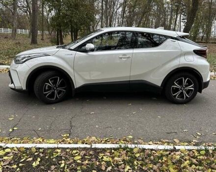 Тойота C-HR, объемом двигателя 1.8 л и пробегом 28 тыс. км за 31500 $, фото 2 на Automoto.ua