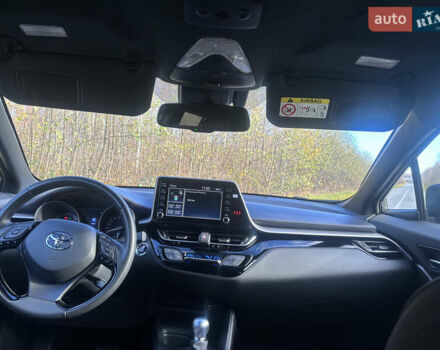 Тойота C-HR, об'ємом двигуна 1.8 л та пробігом 28 тис. км за 25500 $, фото 8 на Automoto.ua