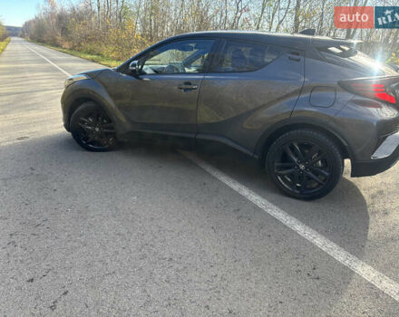 Тойота C-HR, об'ємом двигуна 1.8 л та пробігом 28 тис. км за 25500 $, фото 1 на Automoto.ua