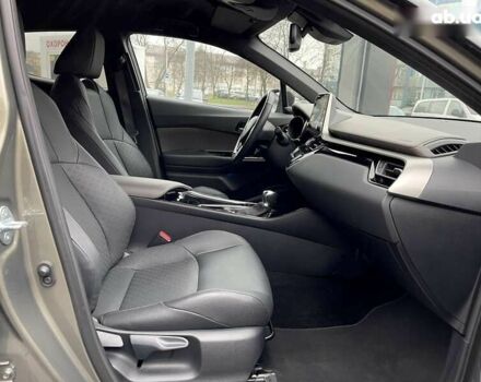 Тойота C-HR, объемом двигателя 0 л и пробегом 32 тыс. км за 32500 $, фото 12 на Automoto.ua