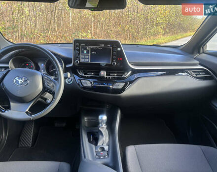 Тойота C-HR, об'ємом двигуна 1.8 л та пробігом 28 тис. км за 25500 $, фото 7 на Automoto.ua