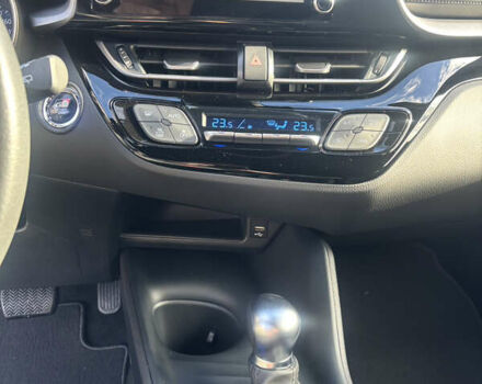 Тойота C-HR, об'ємом двигуна 1.8 л та пробігом 28 тис. км за 25500 $, фото 13 на Automoto.ua